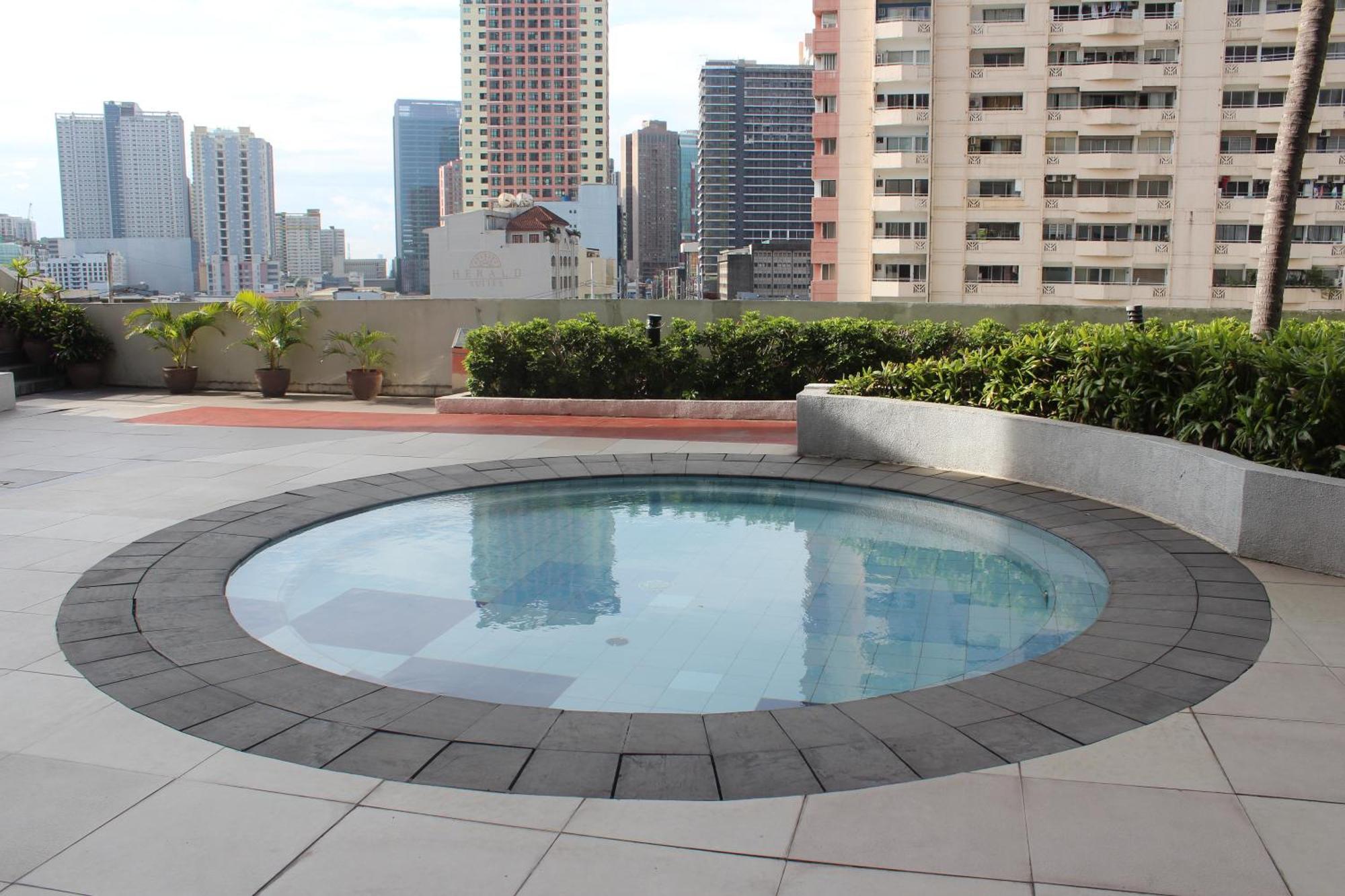 Affordable Makati Serviced Apartments Manila Exterior foto